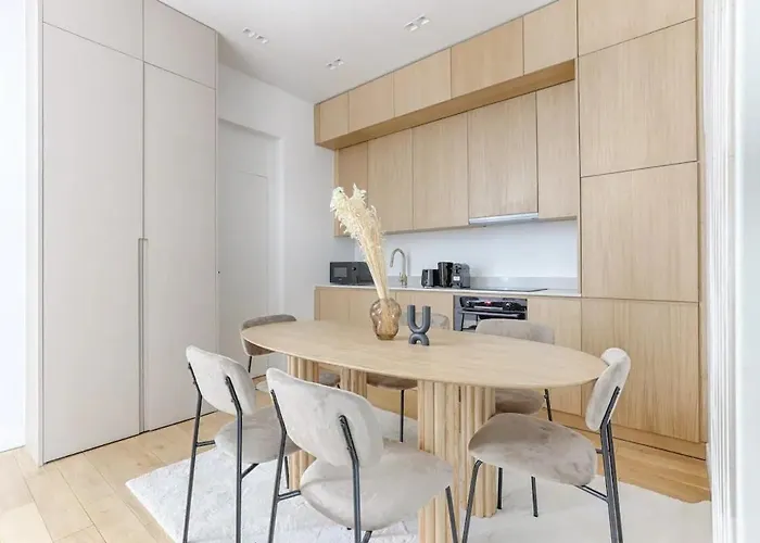 Montparnasse - Modern & Renovated 3bd For 8 Guests Parijs