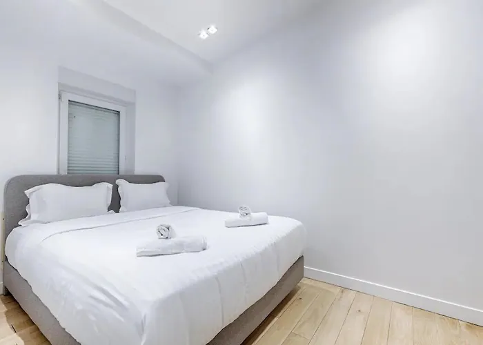 Montparnasse - Modern & Renovated 3bd For 8 Guests